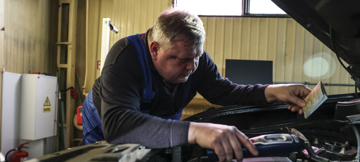 Mechanik samochodowy - materiał poglądowy