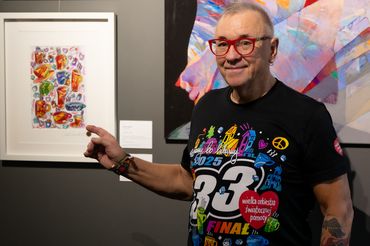 Jerzy Owsiak - prace na aukcji DESA Unicum w ramach 33. WOŚP