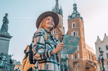 Kobieta zwiedza Kraków - materiał poglądowy 
