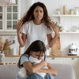 Matka krzyczy na córkę - materiał poglądowy