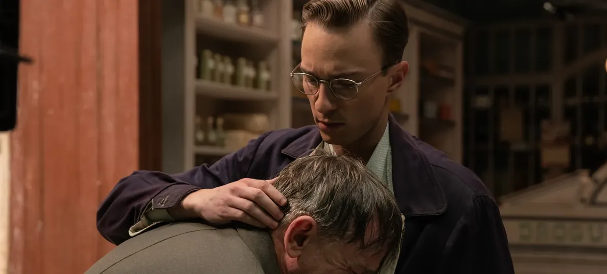 Queer - Daniel Craig, Drew Starkey - kadr z filmu
