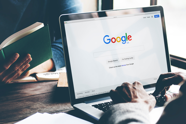 Na czym polega "efekt Google"?