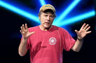 Bruce Dickinson przerwał koncert przez fanów