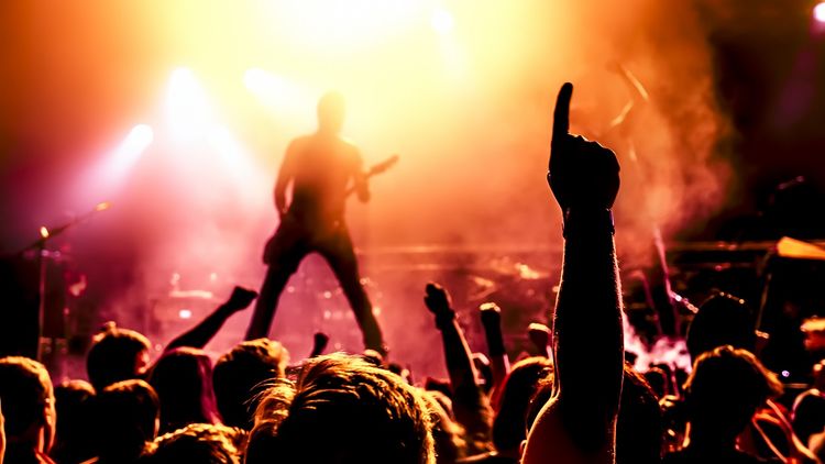 metalowy koncert