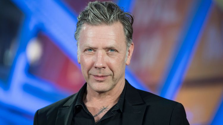 Mikael Persbrandt