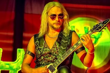 Richie Faulkner z Judas Priest