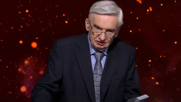 "Jeden z dziesięciu" - co kryje się w słynnych kuferkach