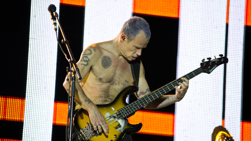 Dlaczego Flea gra rocka?