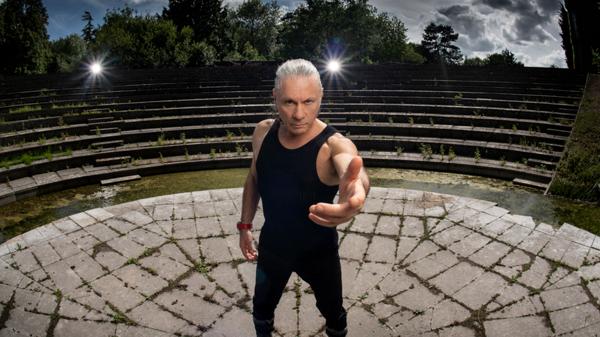 Bruce Dickinson