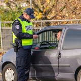 Kobieta szpiegowała policjantów