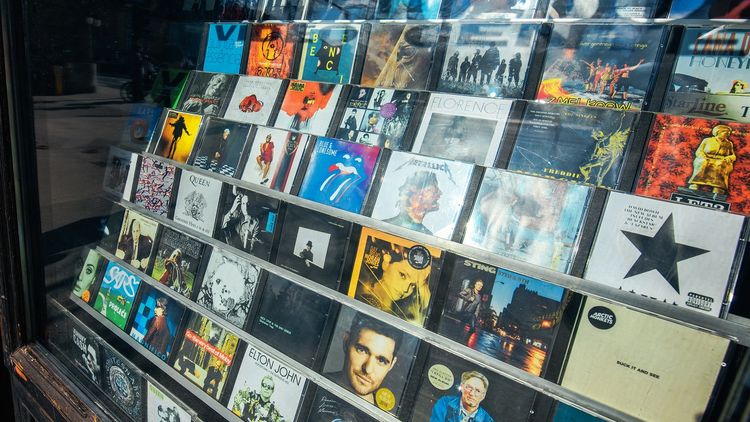 Płyty CD w Biedronce