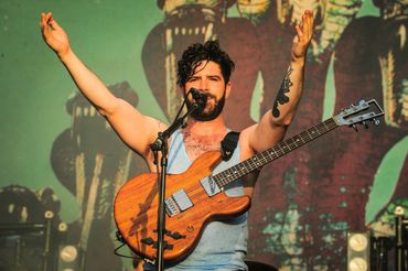 FOALS - Yannis Philippakis na koncercie podczas Open'era 2014