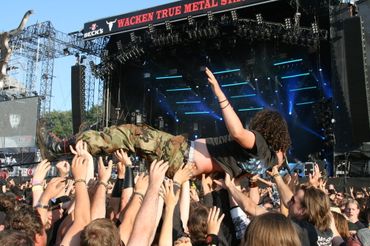 Metalowy koncert