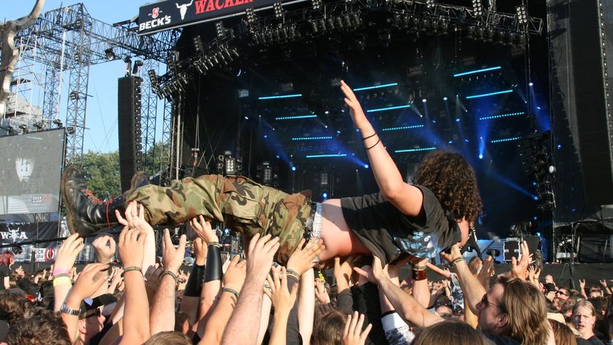 Metalowy koncert