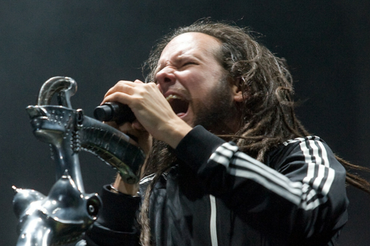 Korn współpraca z Adidasem