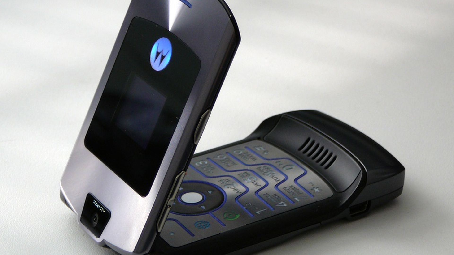Motorola RAZR stanie się elastycznym smartfonem - Antyradio