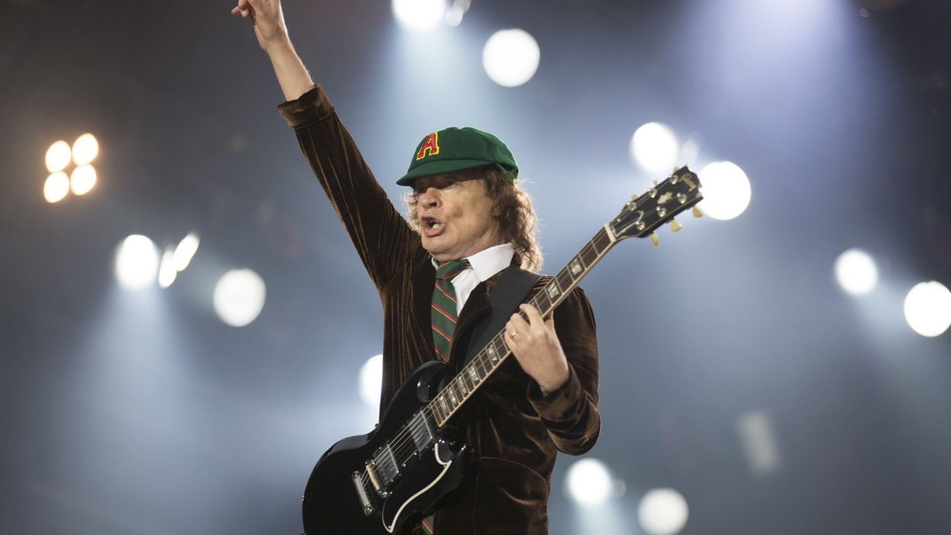 Angus Young o dalszych losach AC/DC - Antyradio