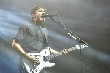 Jimmy Eat World - Jim Adkins podczas koncertu na Open'er Festiwal 2017