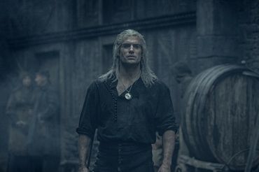 Wiedźmin - Henry Cavill - kadr z serialu Netflix