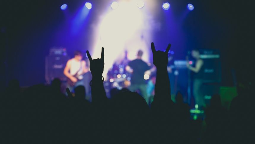 Metalowy koncert