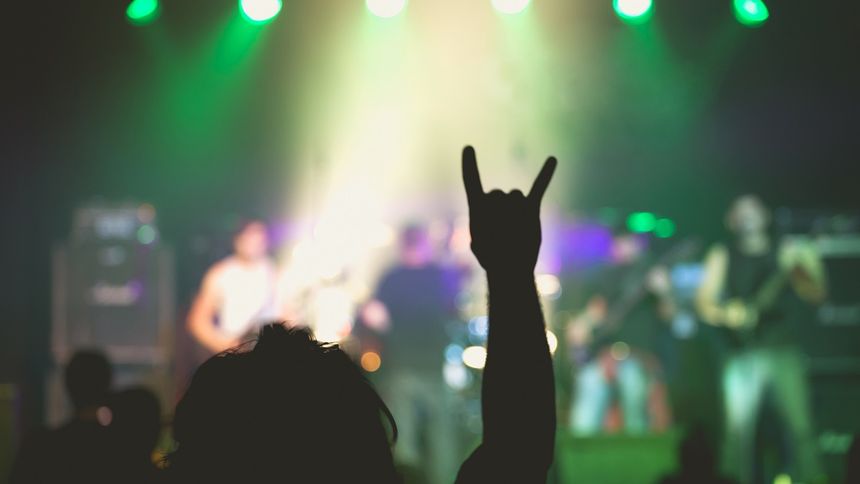 Metalowy koncert