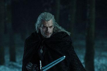 Wiedźmin - Hanery Cavill jako Geralt - kadr z serialu Netflix