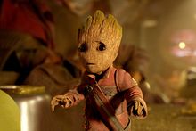 Baby Groot - Strażnicy Galaktyki 2 - kadr z filmu Marvela