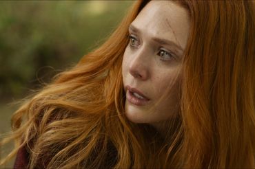 Scarlet Witch/Wanda Maximoff (Elizabeth Olsen) - Avengers: Infinity War - kadr z filmu Marvela