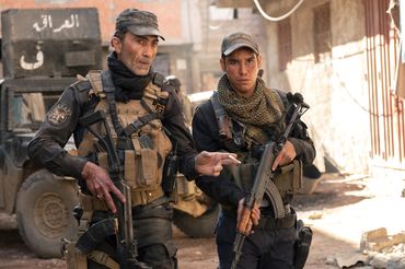 Suhail Dabbach i Adam Besa w filmie "Mosul"