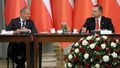 Karol Nawrocki i Donald Tusk podczas posiedzenia Rady Gabinetowej w sierpniu br.