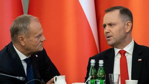 Donald Tusk i Karol Nawrocki