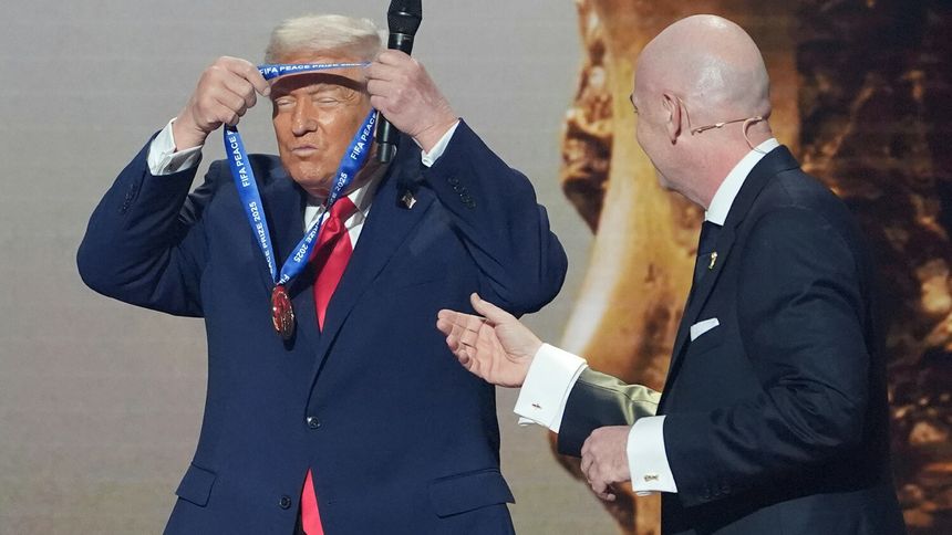 Donald Trump i szef FIFA Gianni Infantino