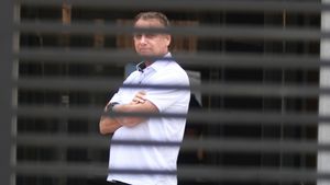 Jair Bolsonaro przed swoim domem