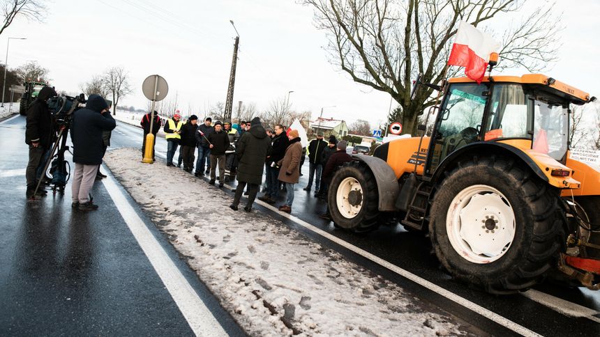 27.11.2025. Strajk rolników - blokada na DK11 w Koszutach
