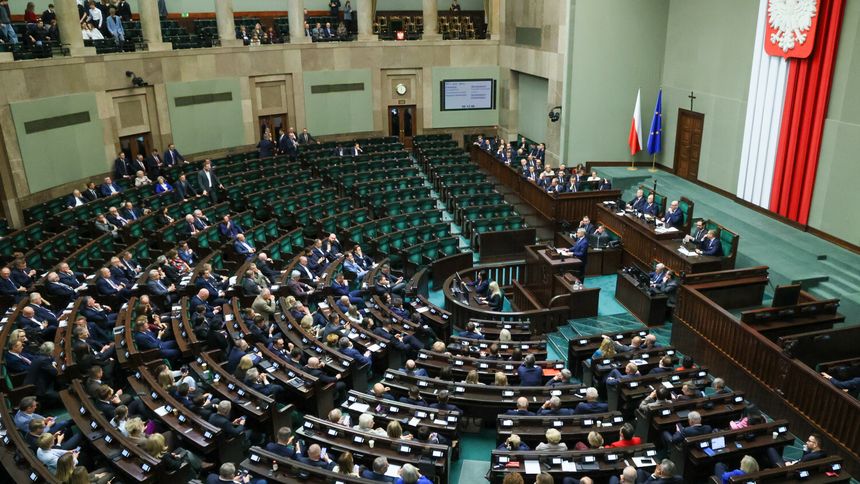 Sejm po opuszczeniu ław przez posłów PiS