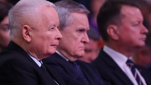 Jarosław Kaczyński, PIotr Gliński i Mariusz Błaszczak na konwencji PiS