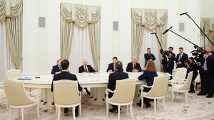 Rozmowy pokojowe. Władimir Putin z delegacją z USA 