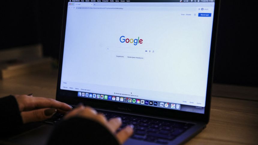 wyszukiwarka Google