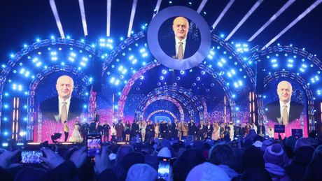 "Wystrzałowy Sylwester TV Republika" w 2024 roku. Na telebimach marszałek województwa lubelskiego Jarosław Stawiarski