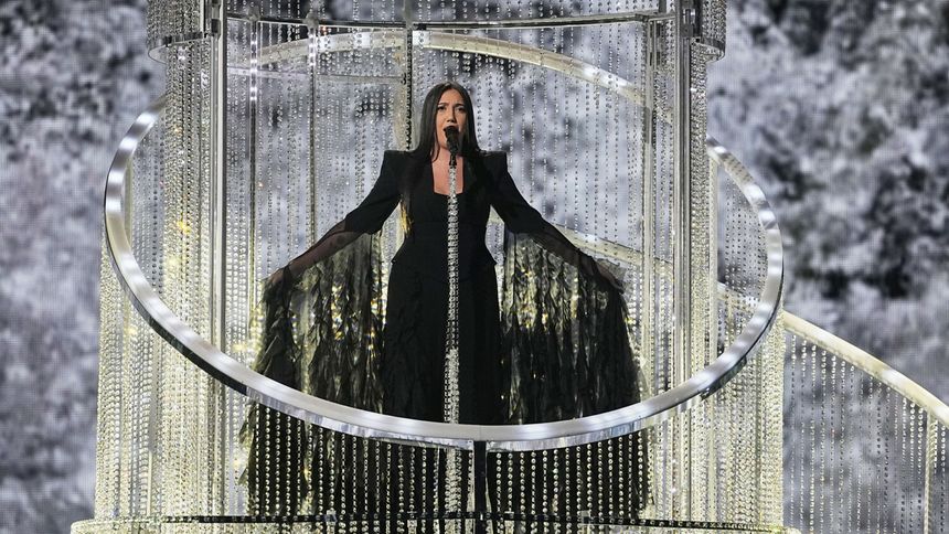 Reprezentantka Izraela Juwal Rafael podczas występu w trakcie finału Eurowizji 2025