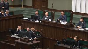 Mariusz Gosek zwraca się do Szymona Hołowni