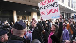 Protest podczas otwarcia sklepu Shein w domu handlowym Le BHV Mareis