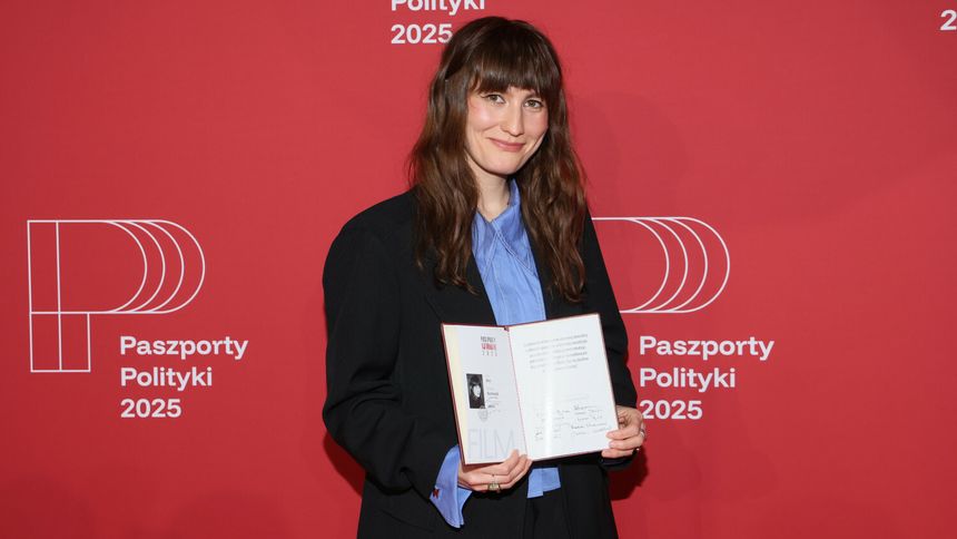 Emi Buchwald - Paszport w kategorii Film