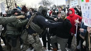 Agent ICE zastrzelił kobietę na ulicach Minneapolis. Protesty