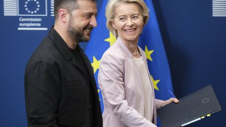 Ursula von der Leyen i Wołodymyr Zełenski. FOT. Thierry Monasse/REPORTER 