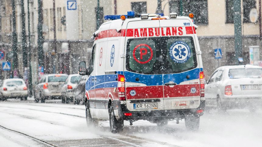 Karetka pogotowia (zdjęcie ilustracyjne)