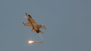 F-16 