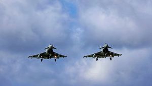 Dwa samoloty Eurofighter Typhoon (zdjęcie ilustracyjne)