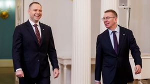 Karol Nawrocki podczas wizyty na Łotwie