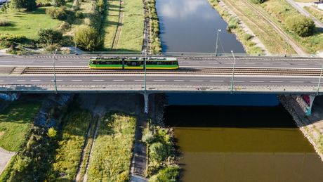 Tramwaj na moście Chrobrego